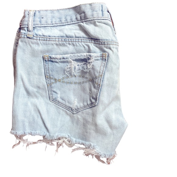 VINTAGE ABERCROMBIE DISTRESSED JEAN SHORTS - Picture 4 of 4